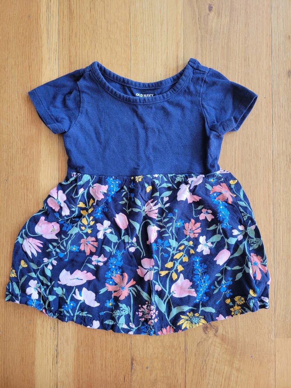 Baby girls size 6-12 months dress